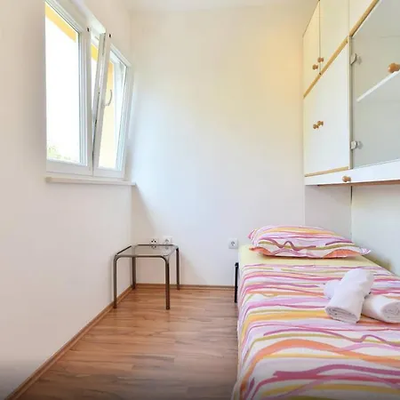 Apartment House Split *
