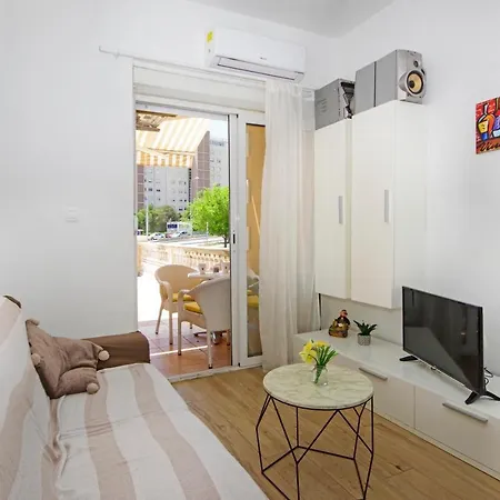 Apartment House Split