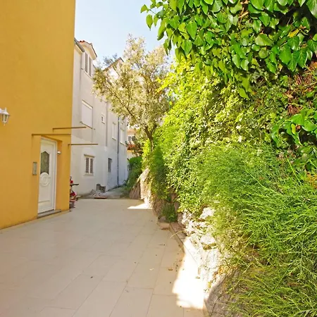 Apartment House Split * Split