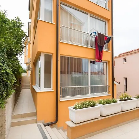 Apartment House Split *