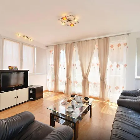 Apartment House Split Apartment *