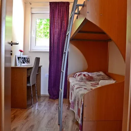 Apartment House Split *