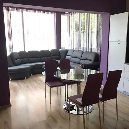 Apartment House Split *