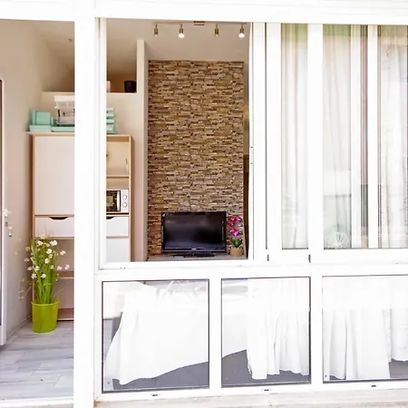 Apartment House Split