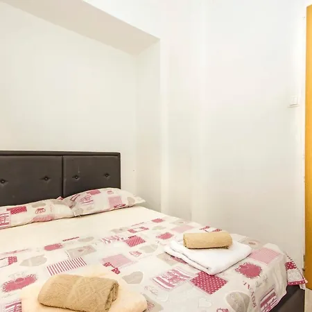 Apartment House Split