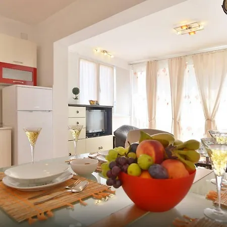 Apartment Apartment House Split *