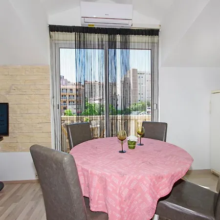 Apartment House Split